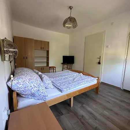 Arnold Apartmanhaz Buk Exterior photo